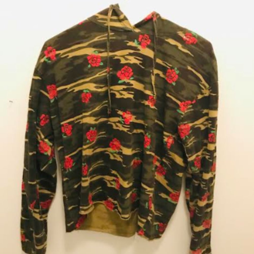 CAMO AND ROSES CUTE HOODIE